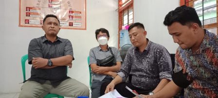 Foto, Kuasa Hukum dan  Adi Setiawan