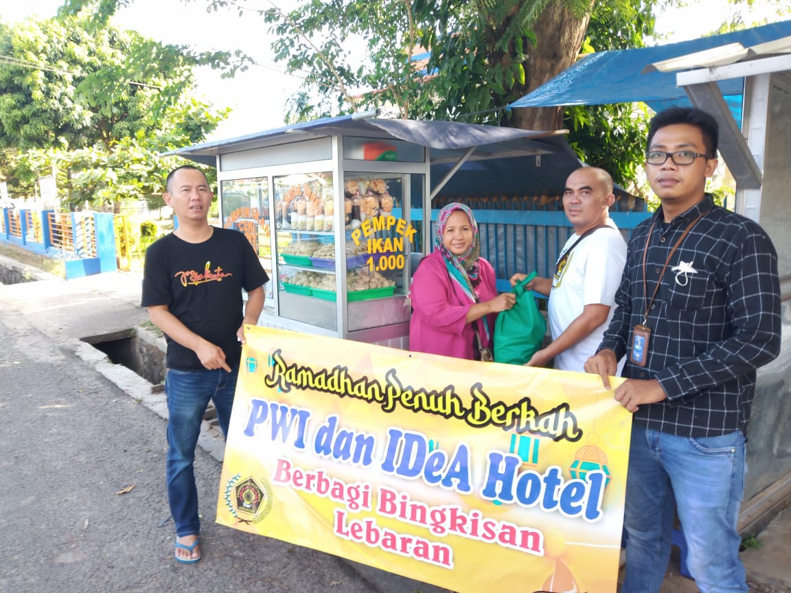 Foto, PWI Kota Metro Gandeng IDEA Indonesia Bagikan Bingkisan Lebaran
