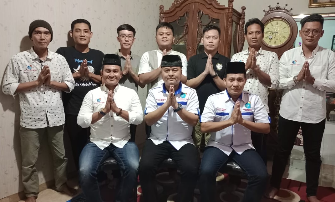 Foto, Dewan Pimpinan Cabang (DPC) Aliansi Jurnalistik Online Indonesia (AJOI) Kota Metro, Acara Berbuka Puasa bersama Pengurus Serta Jajaran Anggota AJOI Metro