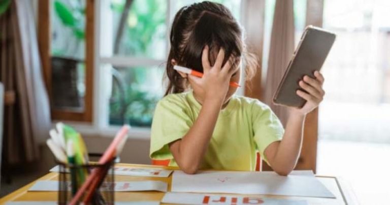 Dampak Terlalu Banyak Tugas Sekolah Terhadap Tingkat Stres Anak Membangun Keseimbangan Untuk Kesejahteraan Mental