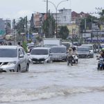Panduan Lengkap Cara Mengatasi Mesin Kemasukan Air Saat Terjang Banjir Agar Tidak Rusak Permanen